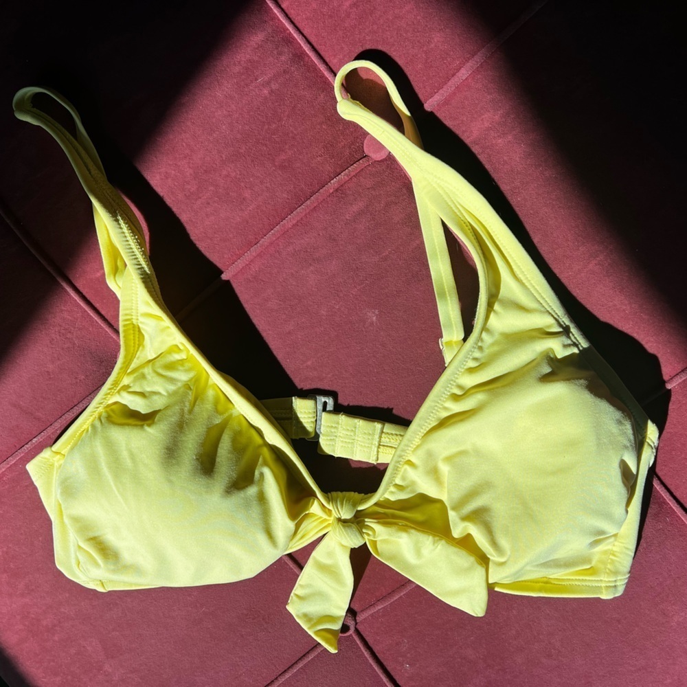 Kona Sol Yellow Tie-Front Bikini Top — Size M — Adjustable Straps